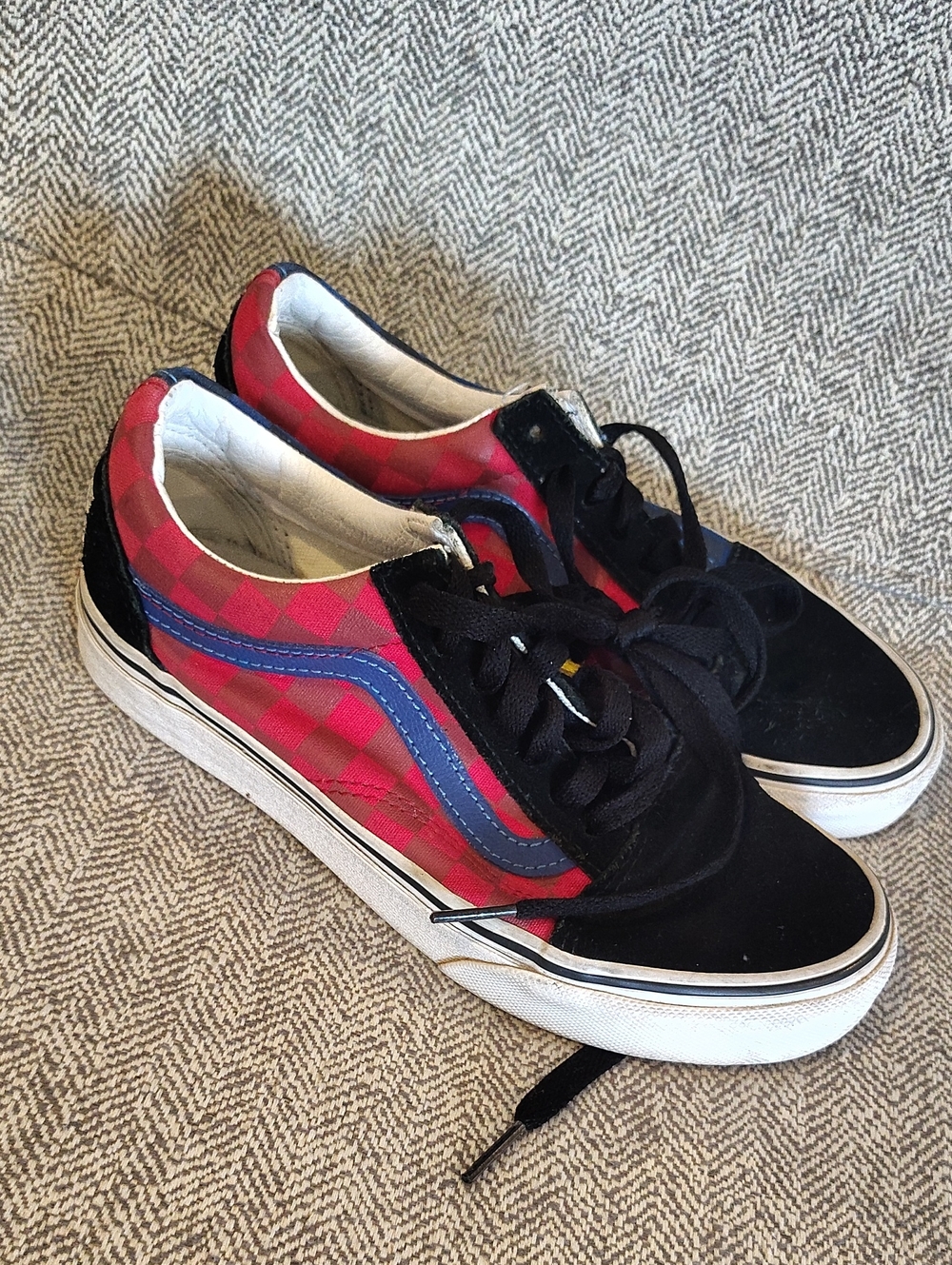 Vans - Picture 2 of 6